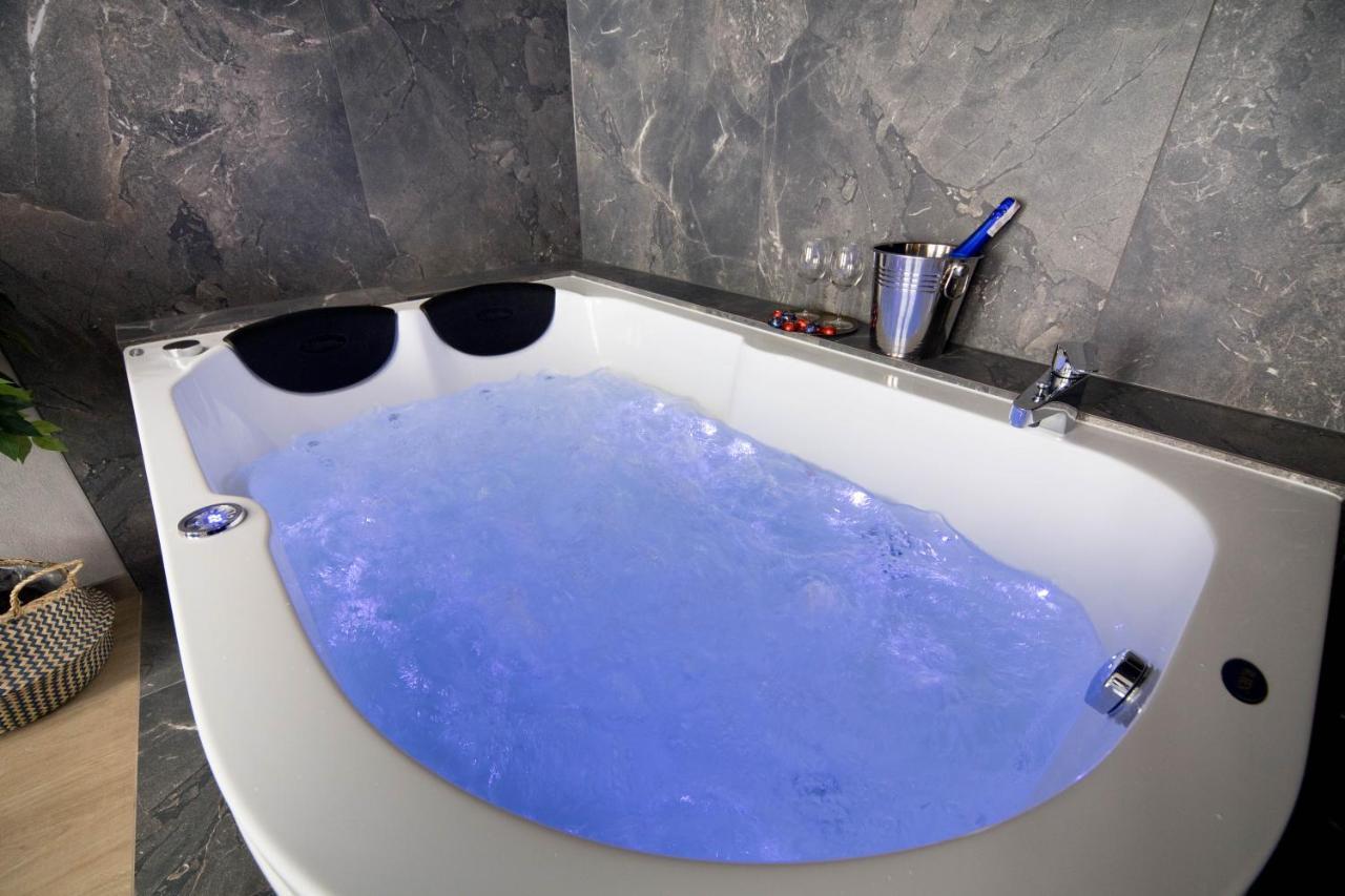 Jacuzzi Apartment Main Square Kraków Eksteriør billede