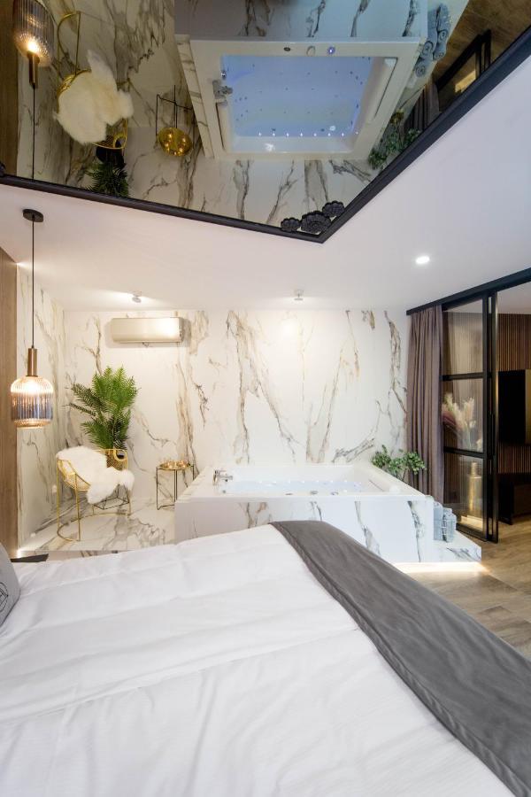 Jacuzzi Apartment Main Square Kraków Eksteriør billede