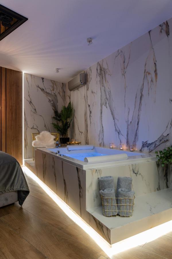Jacuzzi Apartment Main Square Kraków Eksteriør billede