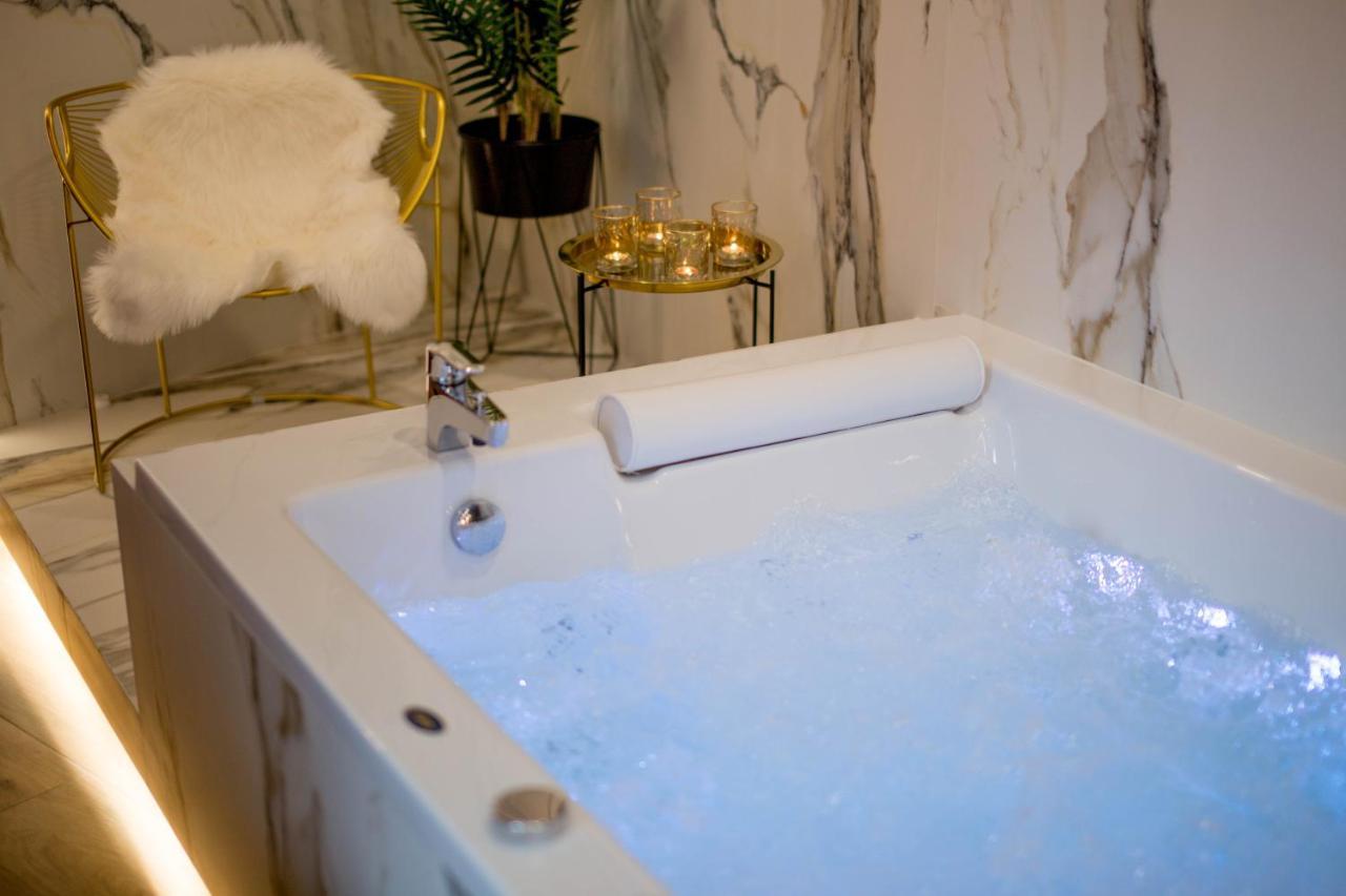 Jacuzzi Apartment Main Square Kraków Eksteriør billede